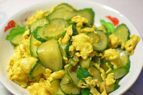 吃贝贝瓜炒盐蛋黄