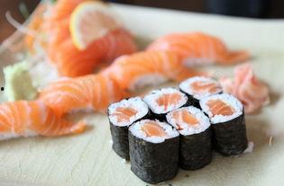 日本黑熊吃蜜瓜,日本黑熊的夏日美食之旅