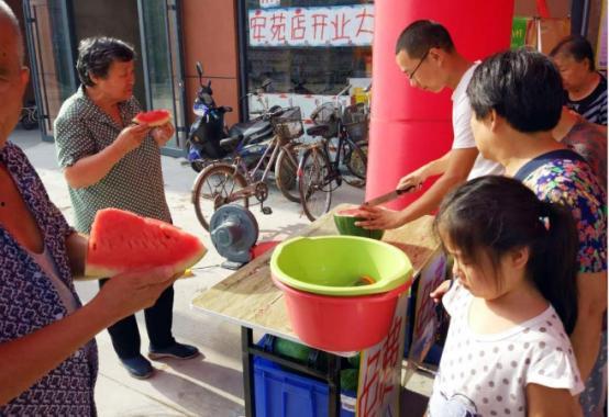 药店吃瓜,揭秘日常生活中的小确幸