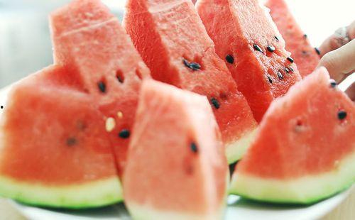 怎么进群吃瓜,如何轻松加入热门群聊，畅享吃瓜乐趣