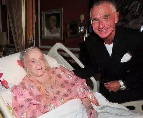 河南母女吃瓜,一场引发社会热议的“瓜”界风波