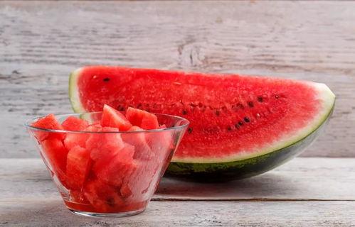 吃很多瓜不排尿,揭秘过量摄入与身体反应