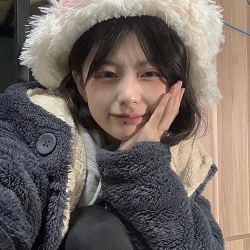 momo吃瓜头像,网络红人的魅力与争议