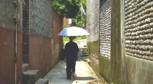 围栏杆吃瓜事件