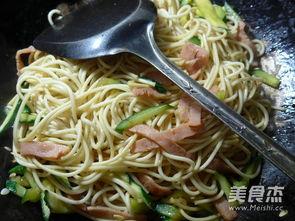 吃瓜搞笑炒面视频大全,笑料横生！吃瓜搞笑炒面视频大盘点