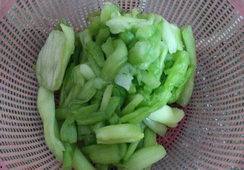 吃蜜瓜胳膊痒,甜蜜滋味引发奇痒体验